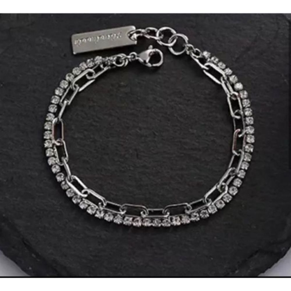 The Mixed Media 2 strand Bracelet in 925 and cubic zirconia.